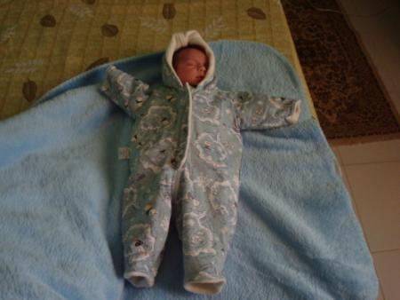 no comment !!! Dehors il gr�le, tout est blanc, comme s'il avait neig� !! on cr�ve de froid !